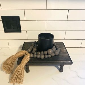 Black table riser
